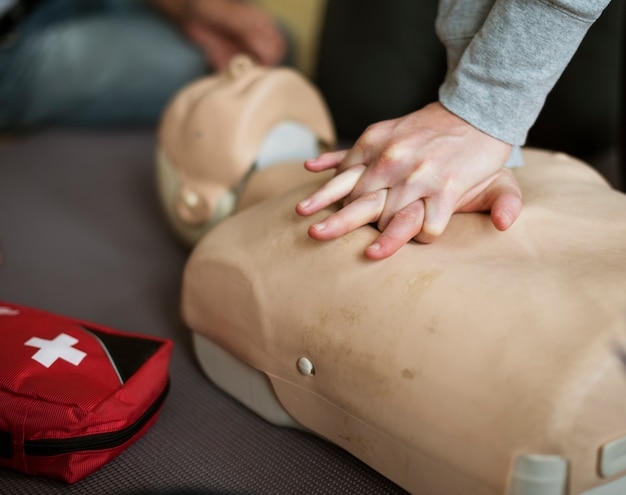 Step-by-Step CPR: A Comprehensive Training Guide