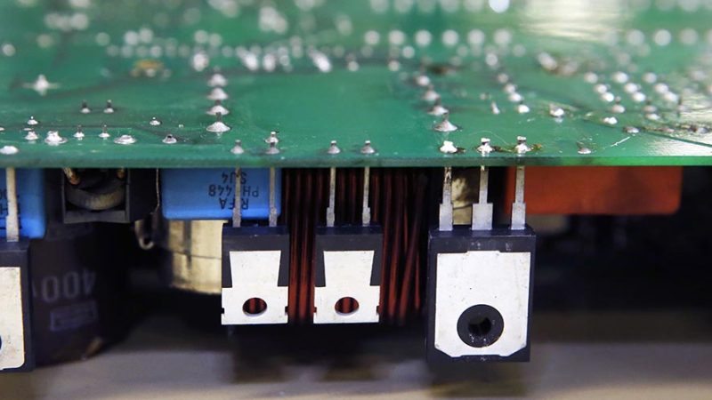 The Impact of High Temperatures on Electronic Components: Risks and Precautions